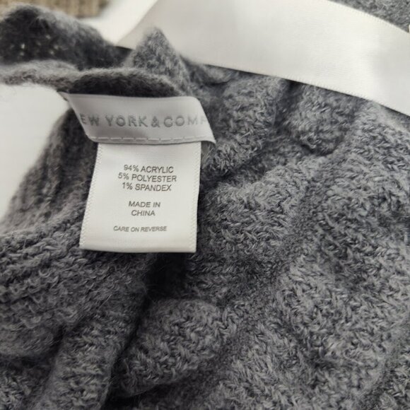 3 Gift Sets of New York and Company Gloves and Scarves NWT Grey, Blue, & Brown - Picture 6 of 9